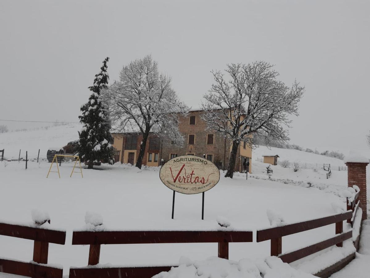 Agriturismo "Veritas" Bed & Wine Casaleggio Boiro Bagian luar foto