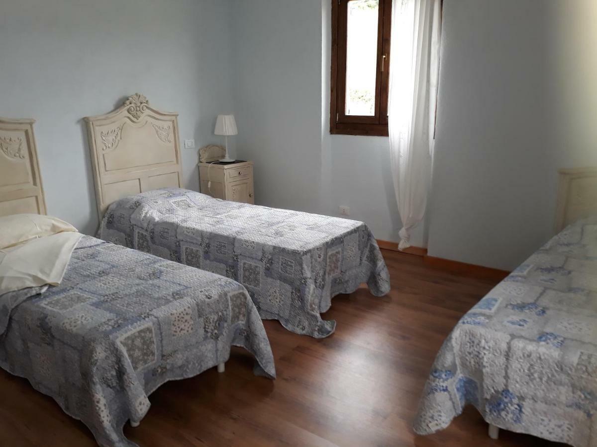 Agriturismo "Veritas" Bed & Wine Casaleggio Boiro Bagian luar foto