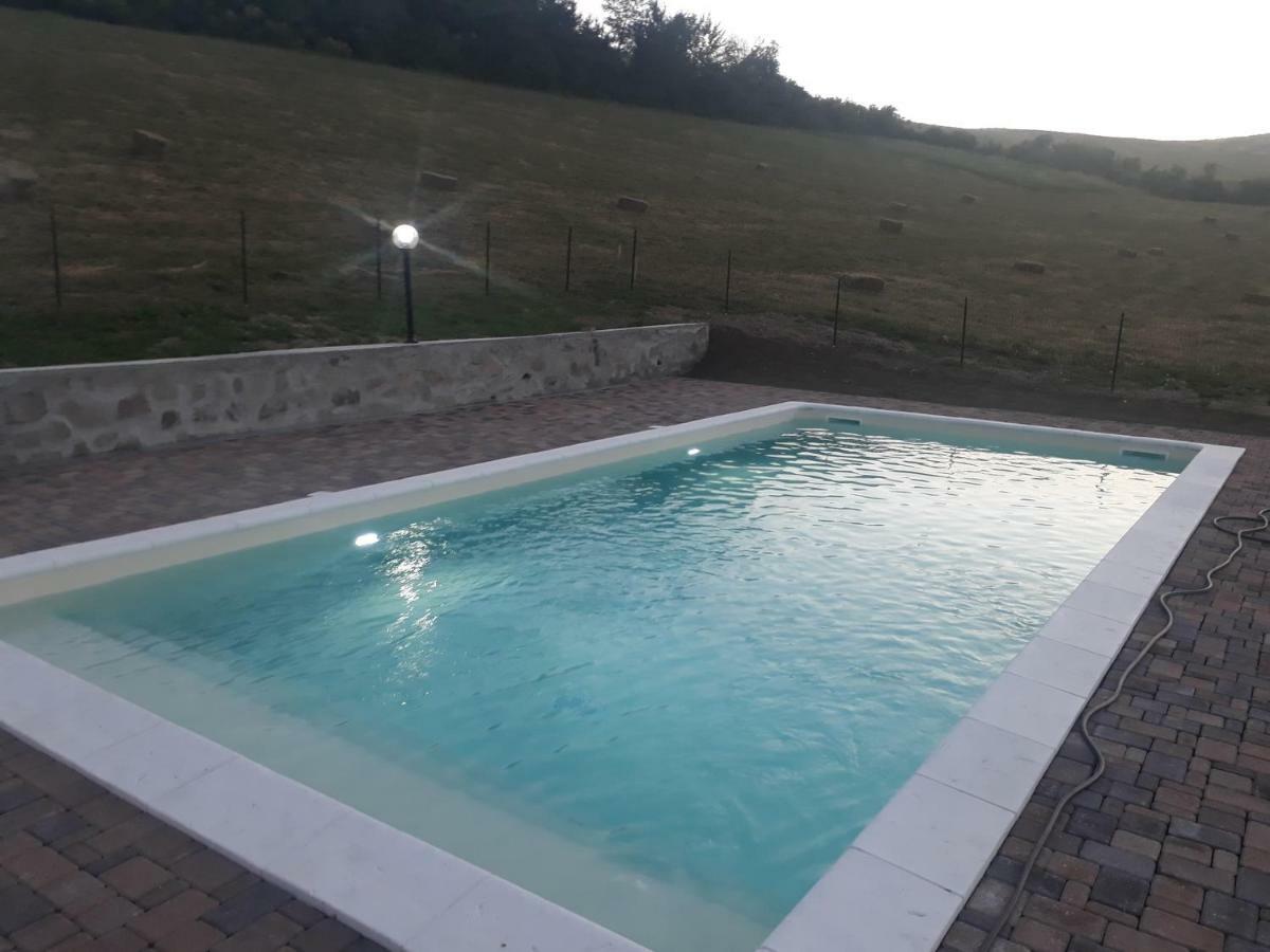 Agriturismo "Veritas" Bed & Wine Casaleggio Boiro Bagian luar foto